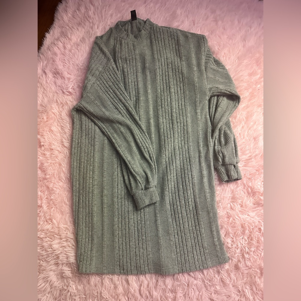 15 dresses (read) - Picture 2 of 16